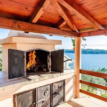 بيت للعطل House Ivana *